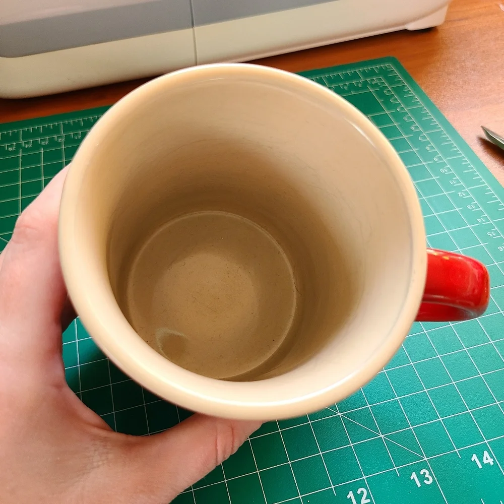 Le Creuset cherry red large coffee mug - Picture 4 of 4